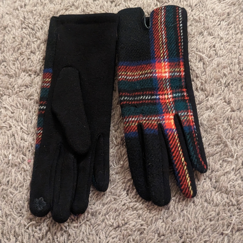 Plaid gloves